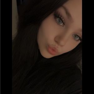 Meet your Posher, Adrianna